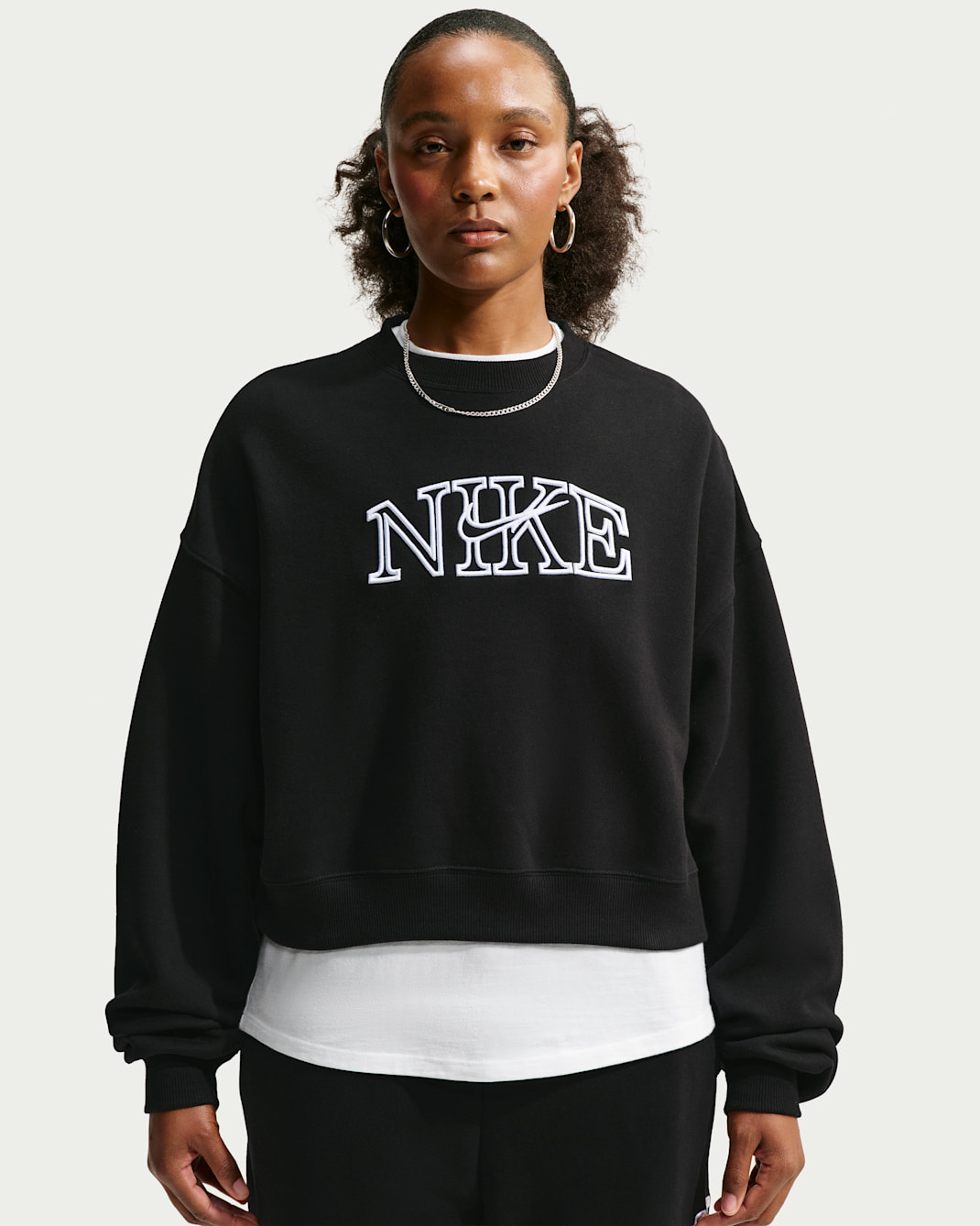 Nike Studio Fleece Medium Weight Women's Oversized Cropped Crew-Neck Sweatshirt - Total Black/White