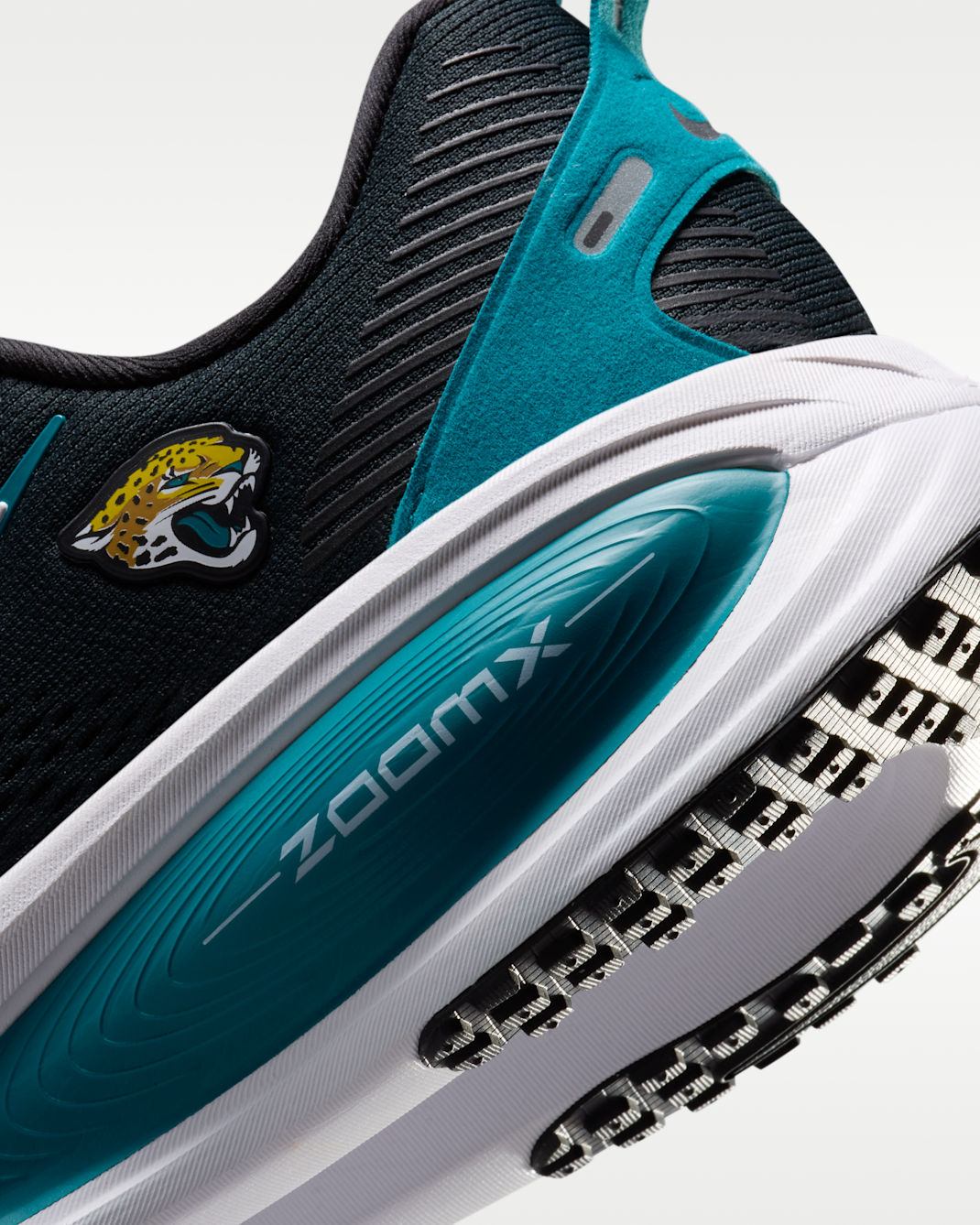 Nike Vomero 18 (Jacksonville Jaguars) Men's NFL Road Running Shoes