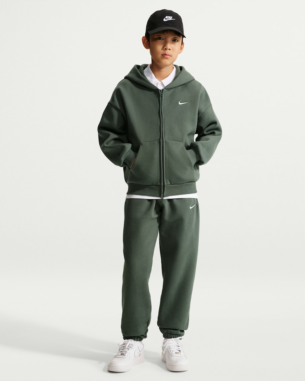 Nike Solo Swoosh Kids' Fleece Cuffed Basketball Pants - Camo Green/Sail