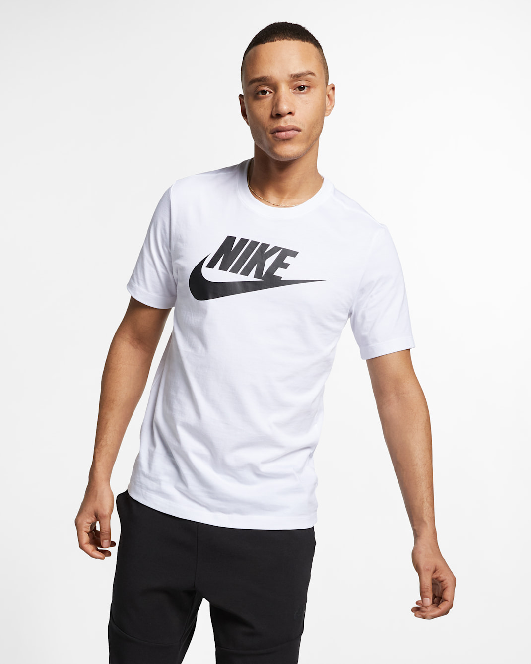 Nike Sportswear 男款 T 恤 - 白色/黑色