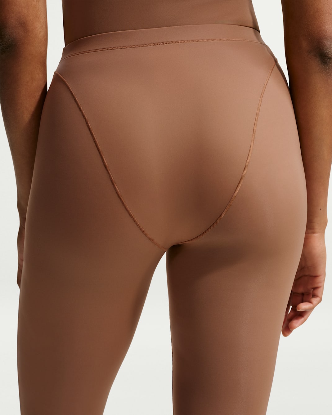 NikeSKIMS Weightless Women's High-Waisted V-Panel Leggings