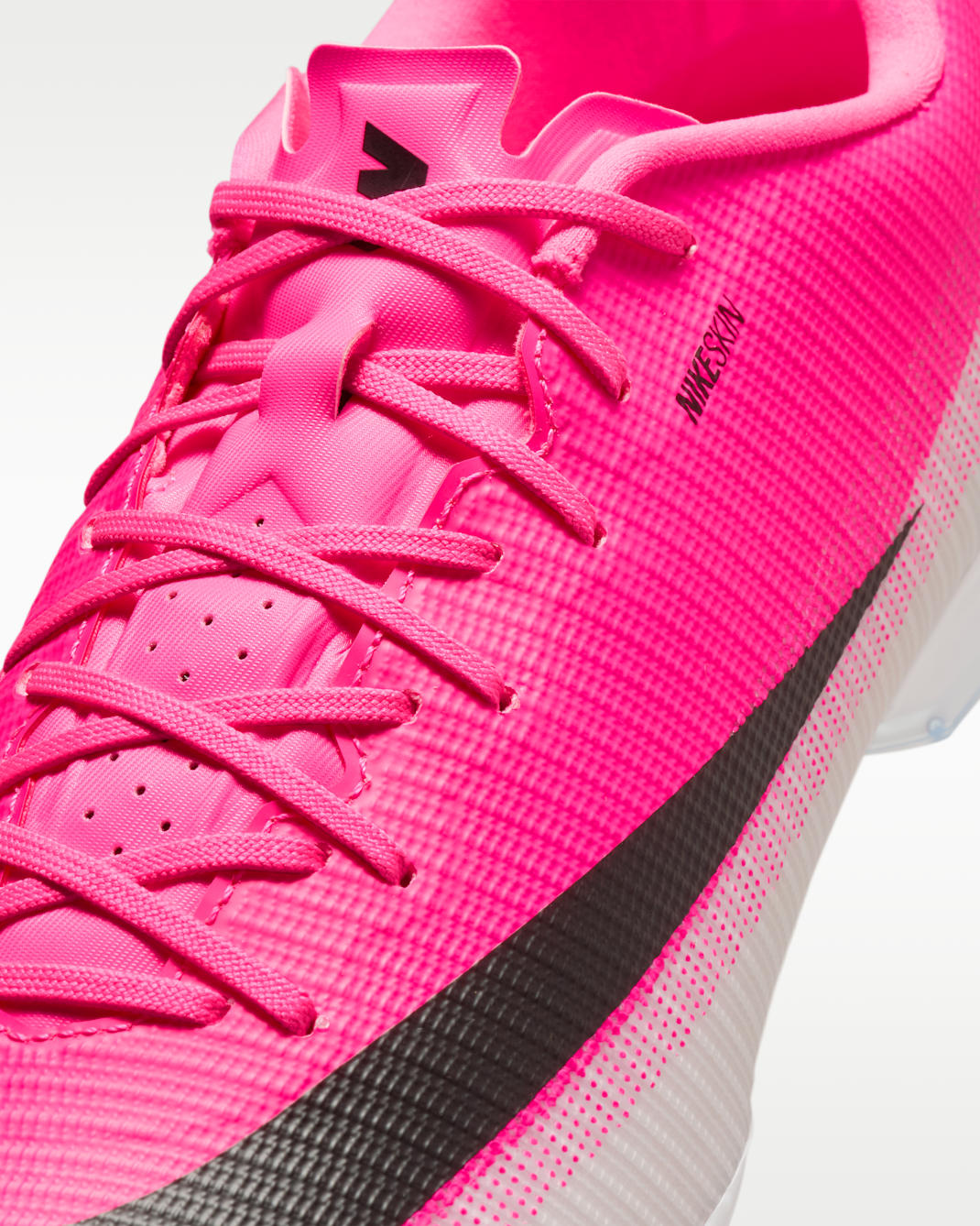 Nike Mercurial Vapor 17 Academy Multi-Ground Low-Top Soccer Cleats