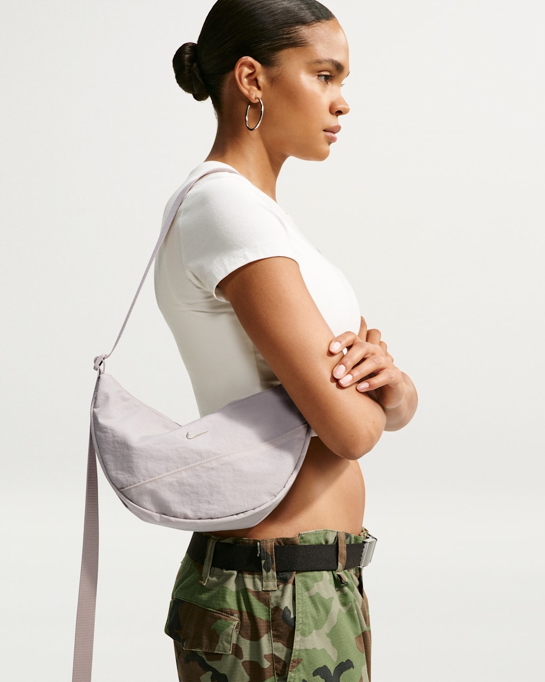 Nike Aura Bolsa tipo bandolera Crescent (4 l) - Crema II/Crema II/Metallic Silver Barrel