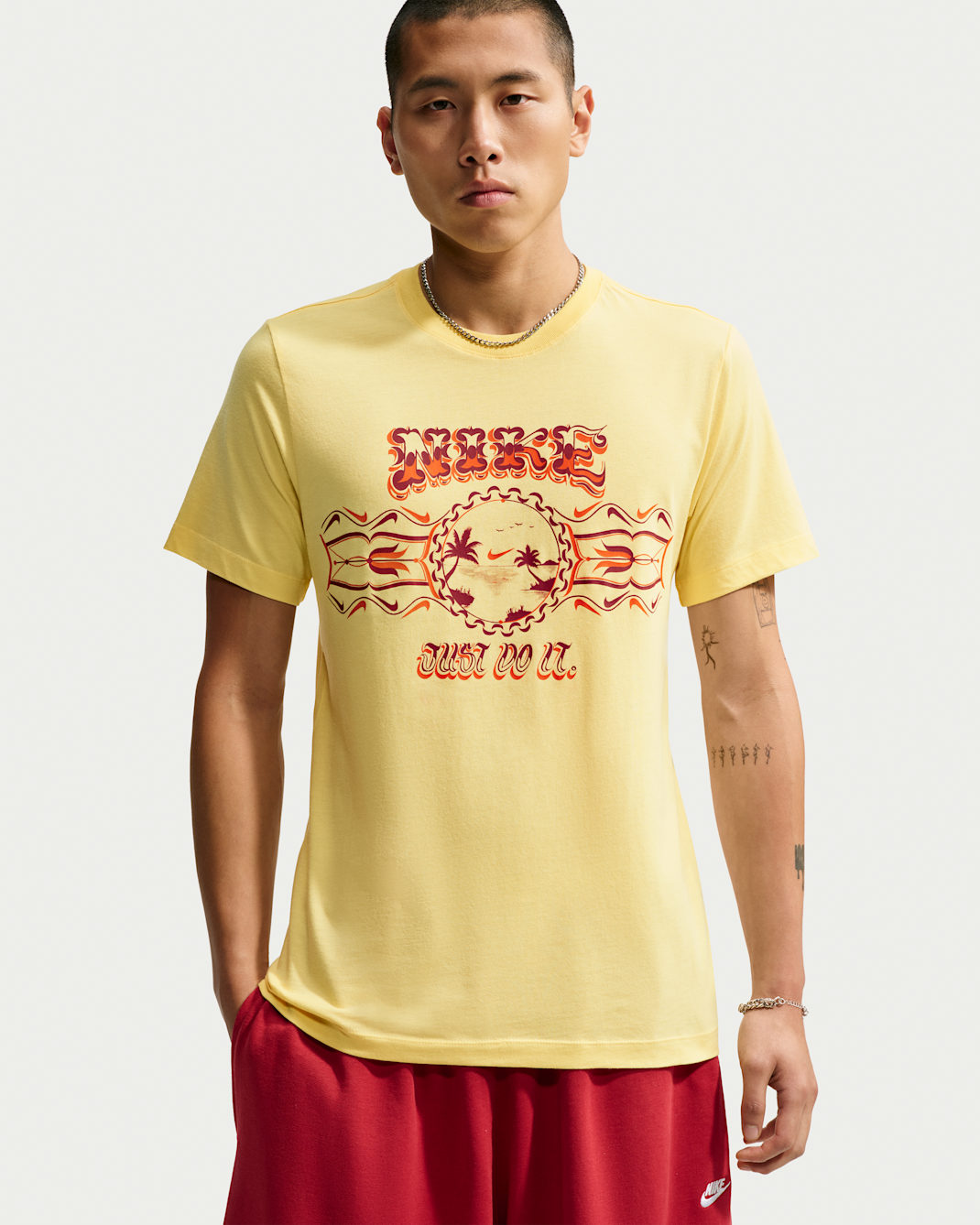 Nike Sportswear T-Shirt - Soft Yellow