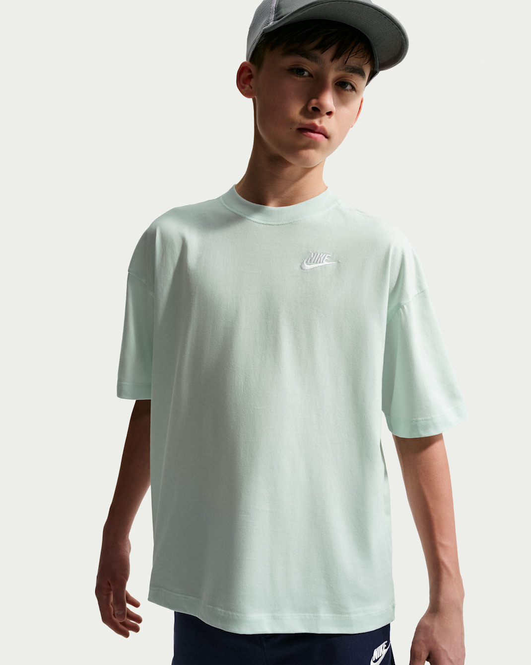 T-shirt o kroju oversize dla dużych dzieci Nike Sportswear - Barely Green