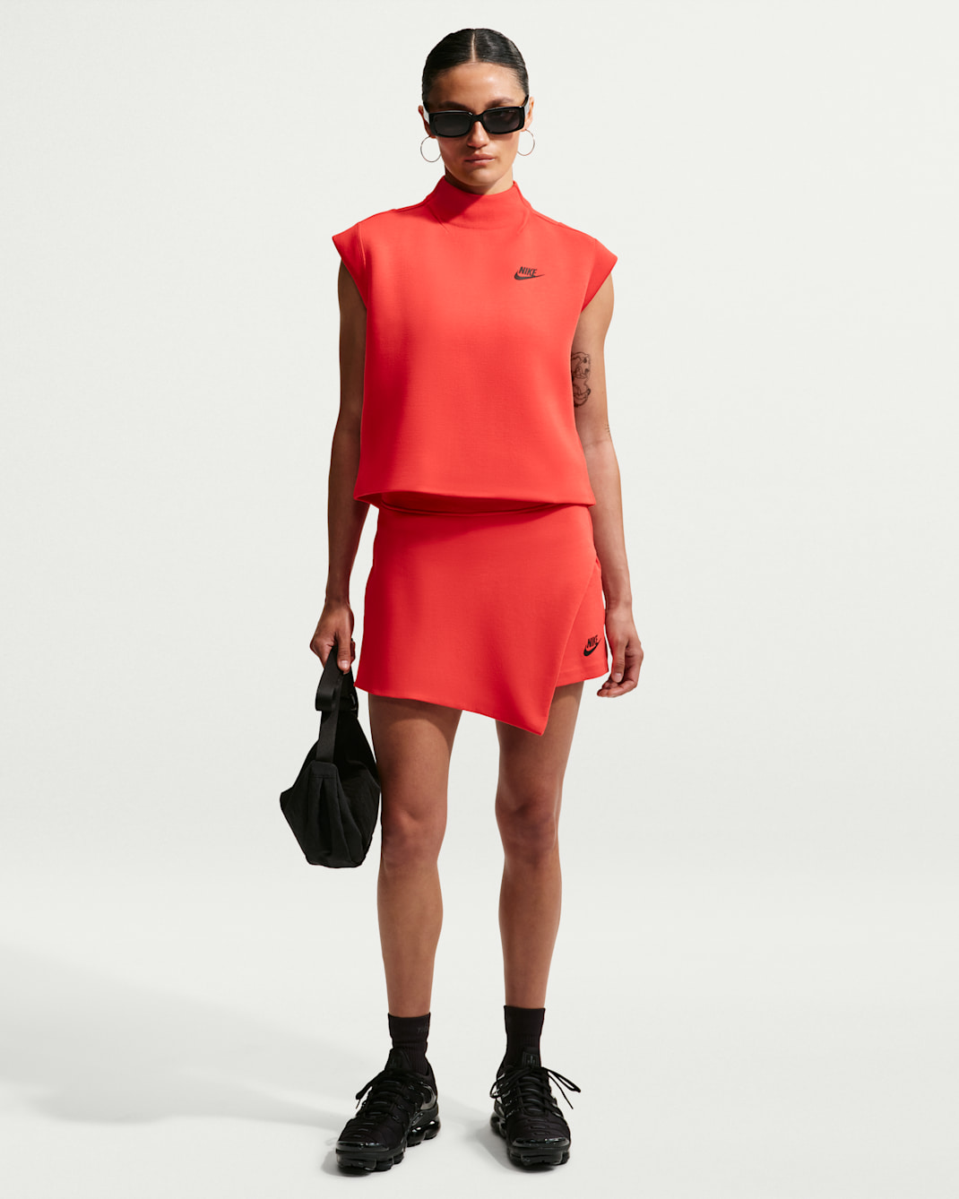Nike Sportswear Tech Fleece Women's Mid-Rise Skort - Light Crimson/Black