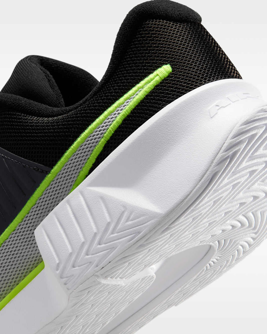 Nike GP Challenge Pro Men's Hard Court Tennis Shoes