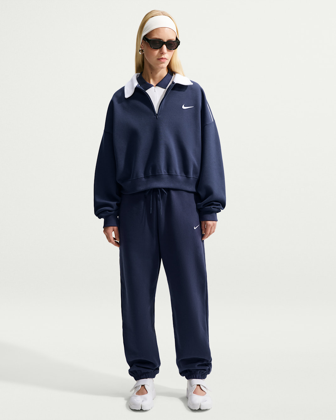 Nike Studio Fleece Oversize-Hose aus mittelschwerem Material mit hohem Bund und Bündchen (Damen) - Midnight Navy/Sail