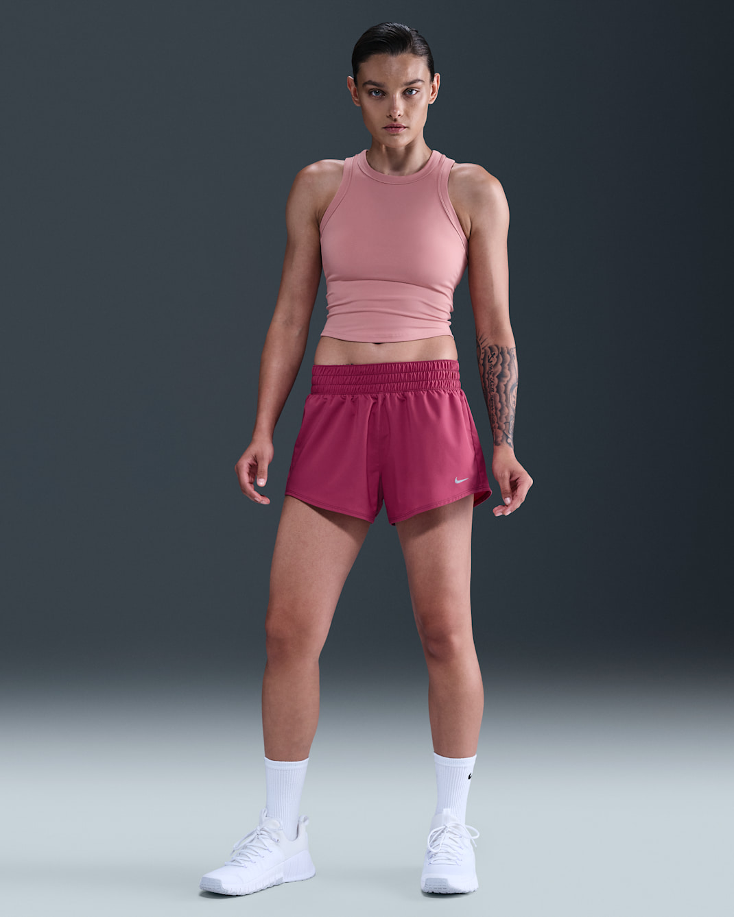 Shorts con forro de ropa interior Dri-FIT de tiro medio de 8 cm para mujer Nike One - Remolacha dulce