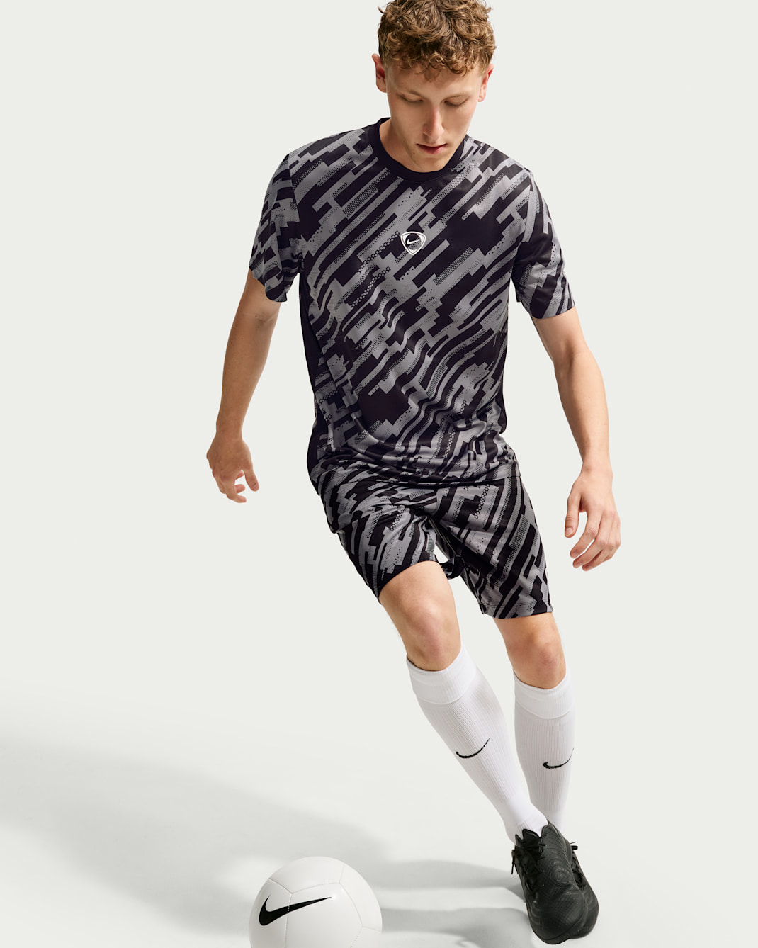 Nike Academy+ Men's Dri-FIT Soccer Short-Sleeve Top