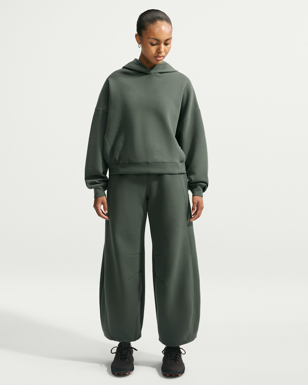 Nike 24.7 ImpossiblySoft Women's High-Waisted Wide-Leg Pants - Camo Green/Black/Outdoor Green