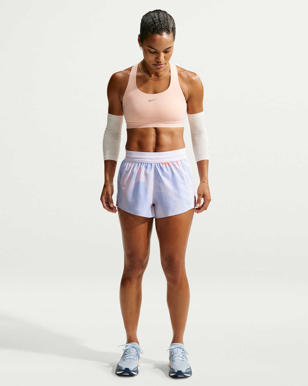 Shorts da running 6 cm Dri-FIT a vita media con slip Nike Swift – Donna - Royal Pulse/Bleached Lilac