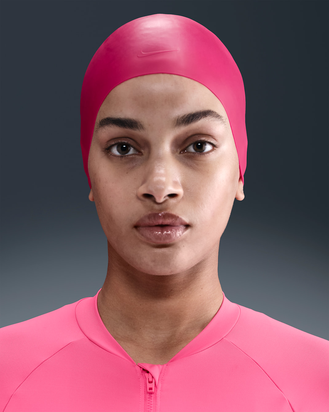 Gorro de entrenamiento de silicona para pelo largo Nike Swim Solid - Rosa óptimo/Rosa óptimo
