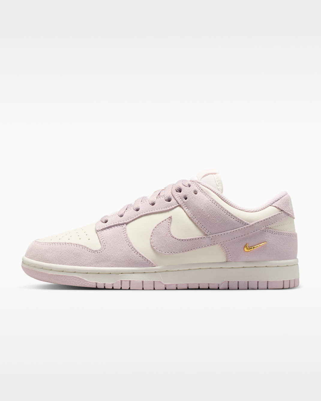 Tenis para mujer Nike Dunk Low - Vela/Blanco/Oro metalizado/Rosa perla