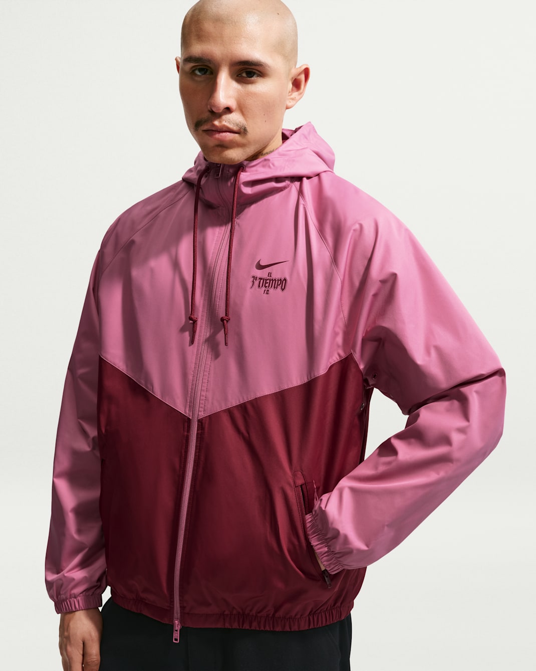 Chamarra forrada Nike Windrunner para hombre - Peonía/Rojo team/Rojo team