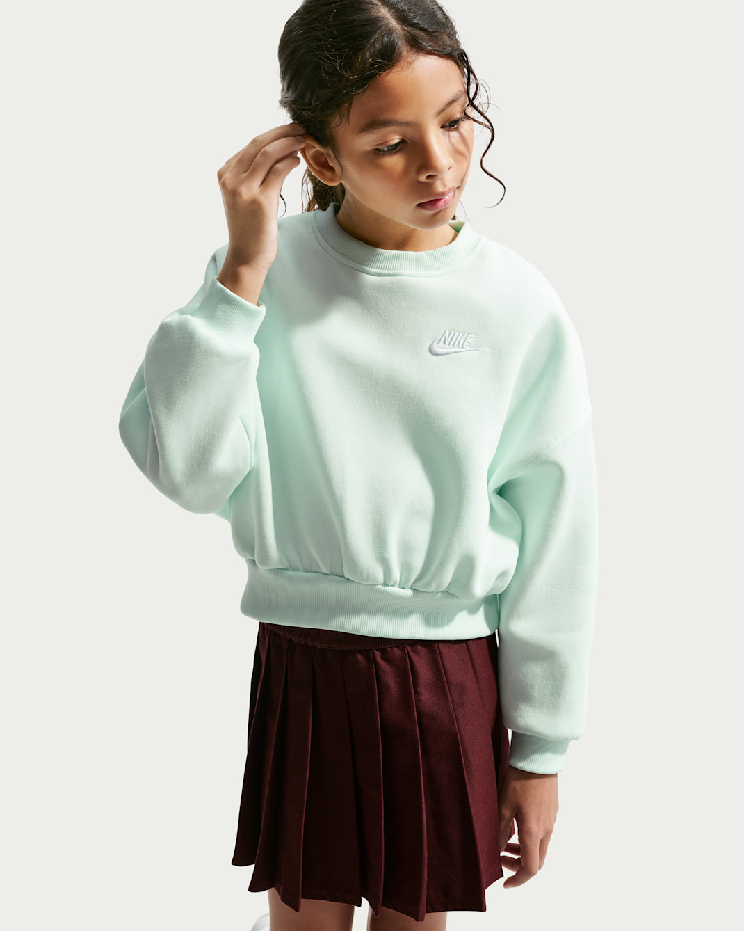 Nike Sportswear Club Fleece Girls' Boxy Crew-Neck Sweatshirt - Barely Green/Barely Green/White