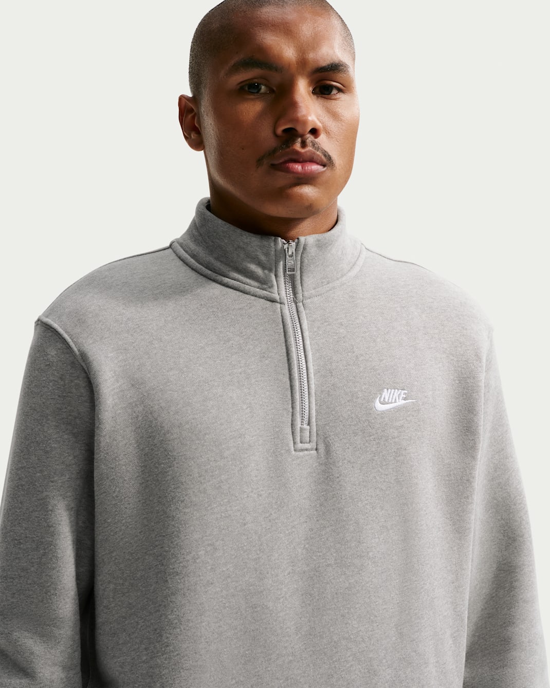 Nike Sportswear Club Men's 1/2-Zip Fleece Top - Dark Grey Heather/Light Smoke Grey/White