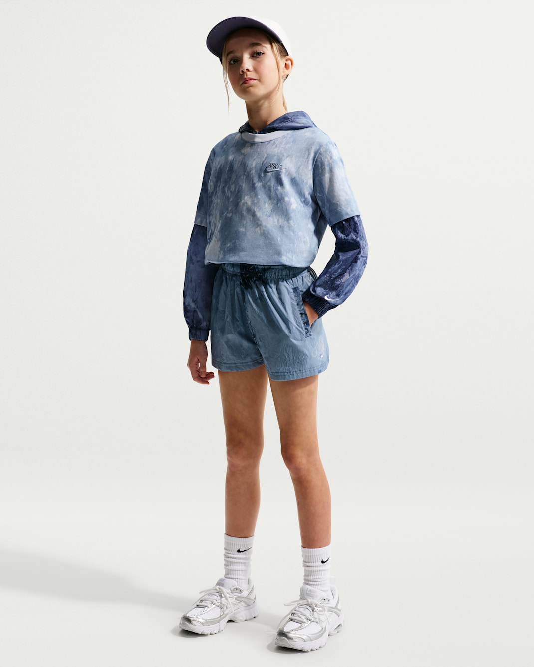 Nike Sportswear Club Girls' Woven Shorts - Mystic Navy/Soft Pearl