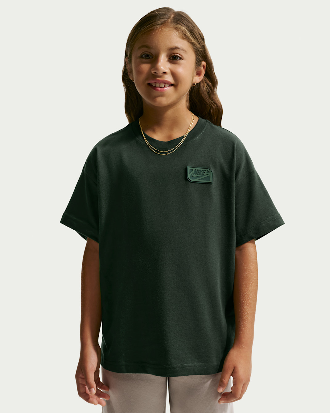 Playera para niños talla grande Nike Sportswear Club - Abeto negro