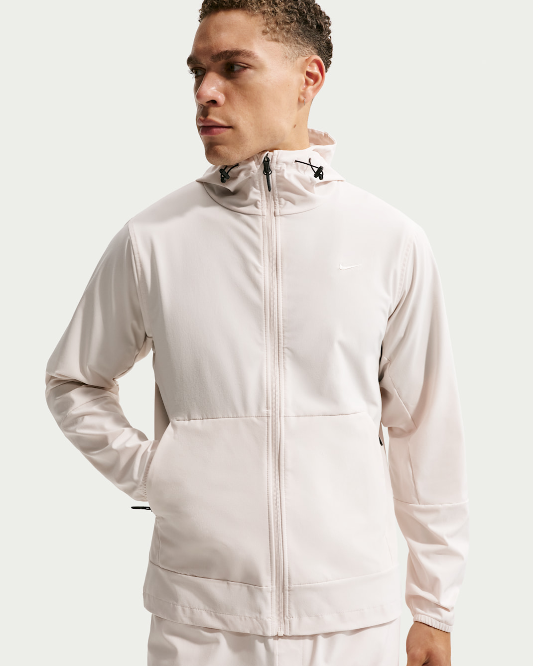 Casaco versátil com capuz Repel Nike Unlimited para homem - Castanho Orewood claro/Preto/Castanho Orewood claro