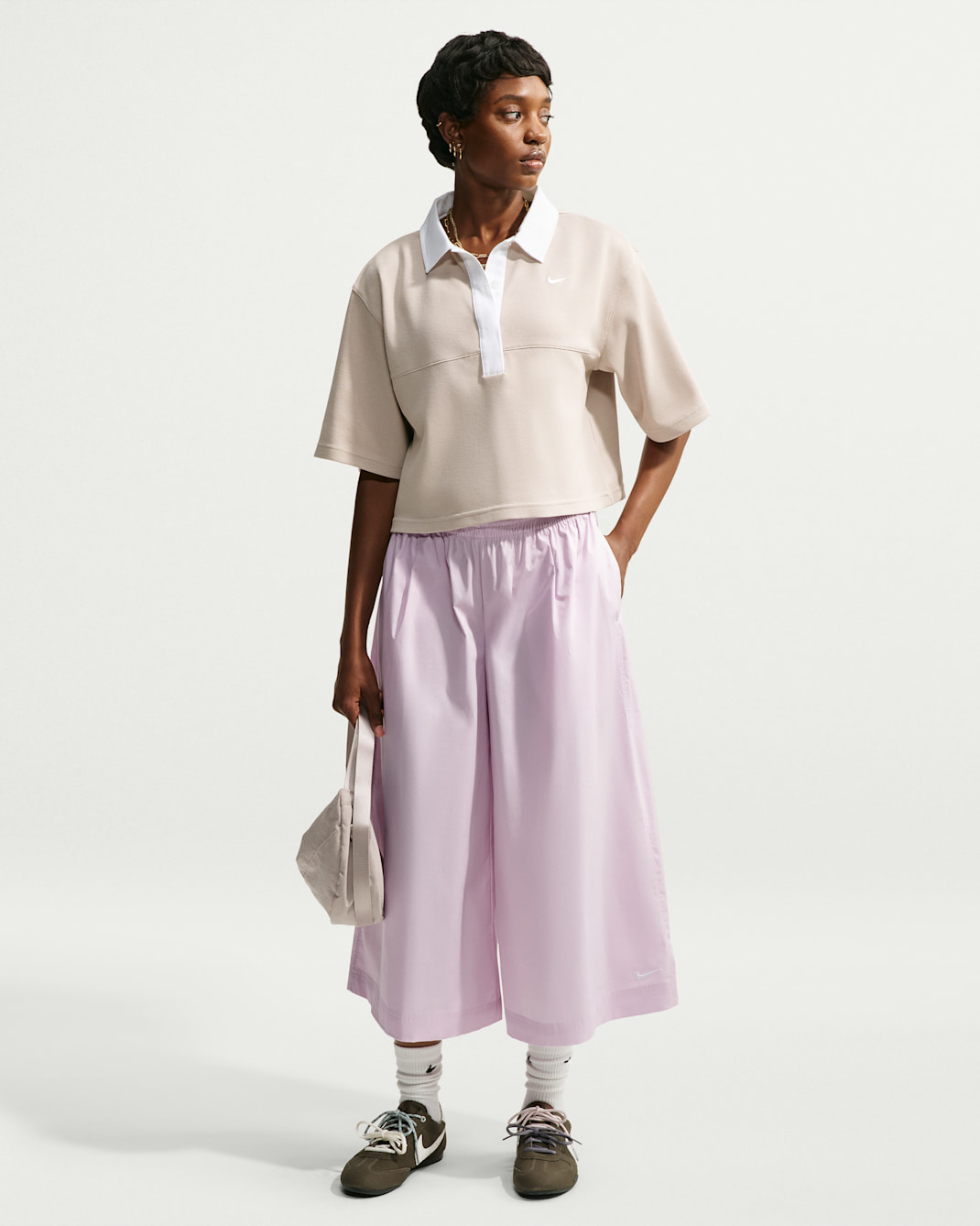 Pants tipo culotte de popelina de tiro medio oversized para mujer Nike Sportswear - Lila desteñido/Blanco