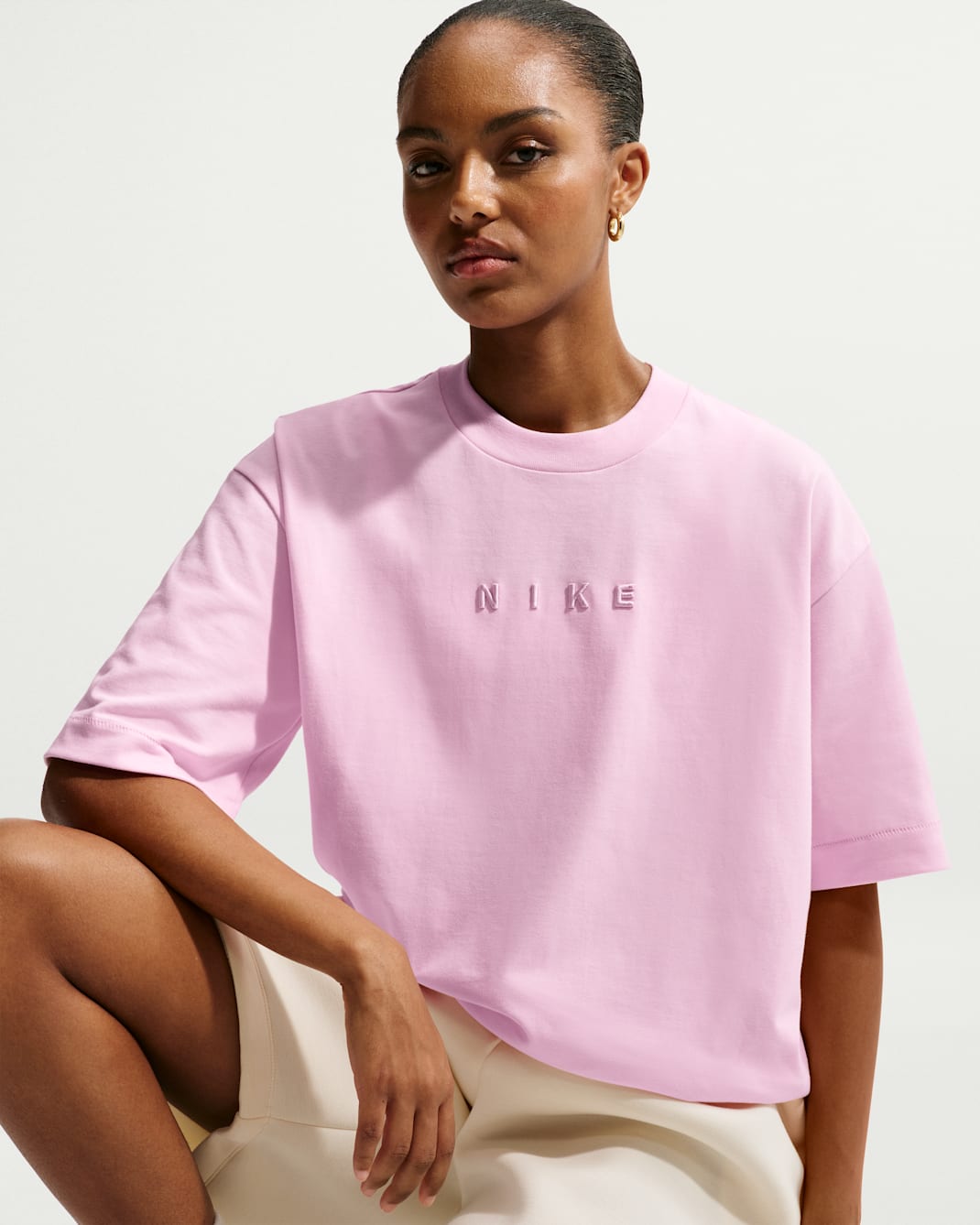 Nike Sportswear rövid ujjú, túlméretezett női póló - Pink Foam