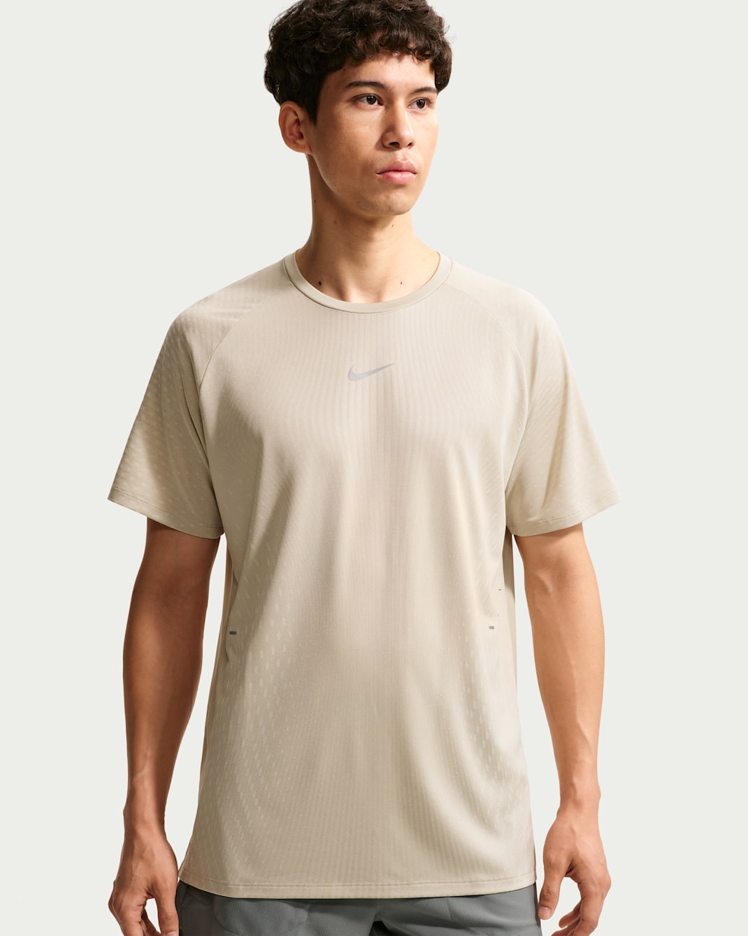 Nike Stride Men's Aero-FIT Short-Sleeve Running Top - Cream II/Sail