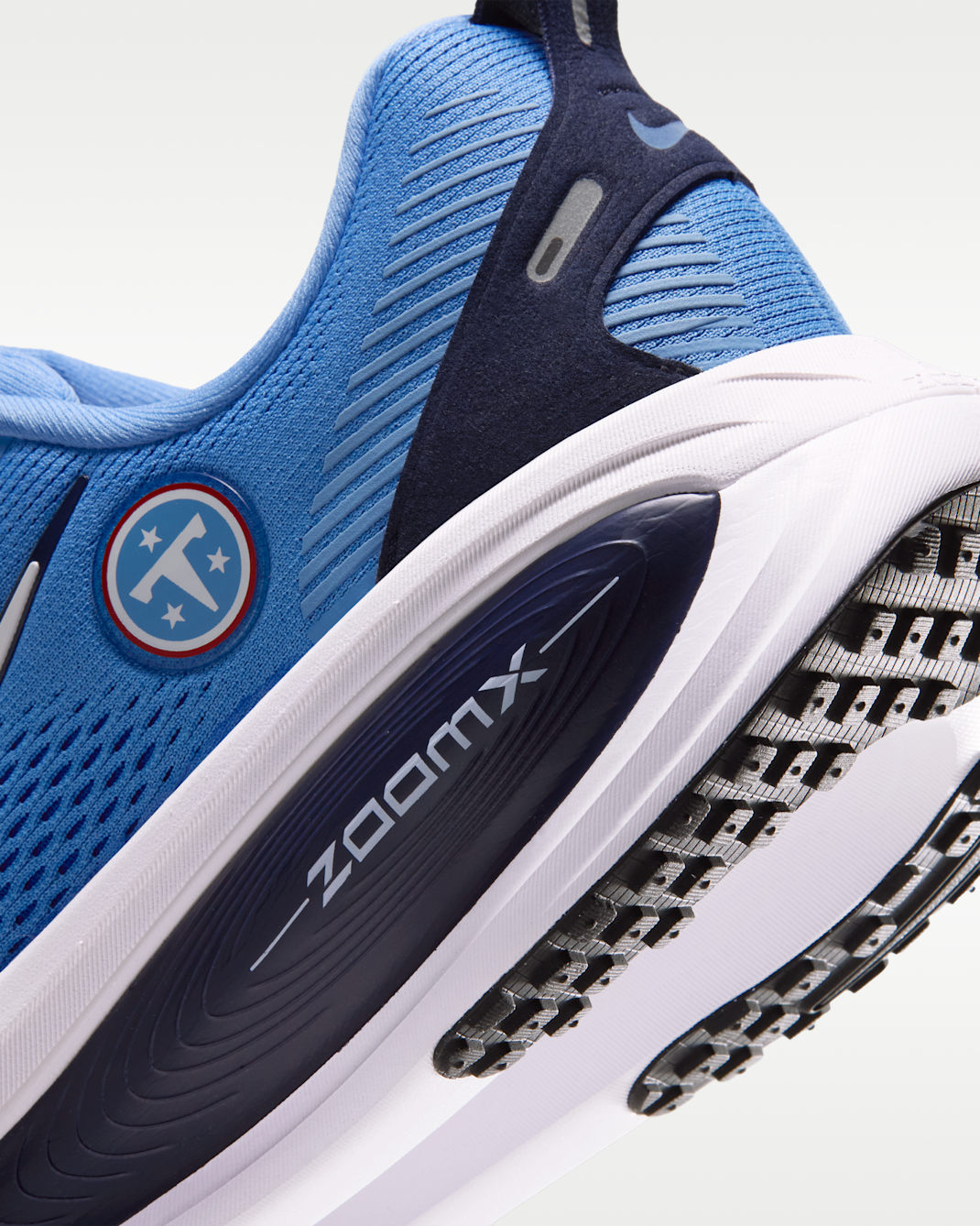Nike Vomero 18 (Tennessee Titans) Men's NFL Road Running Shoes