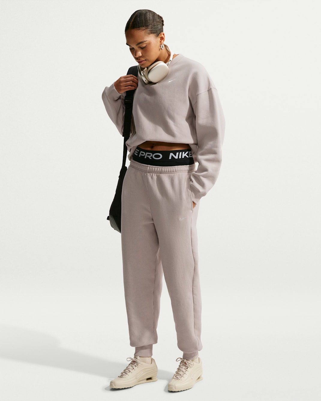 Nike Studio Fleece Heavyweight Women's Oversized High-Rise Joggers - Cream II/Sail