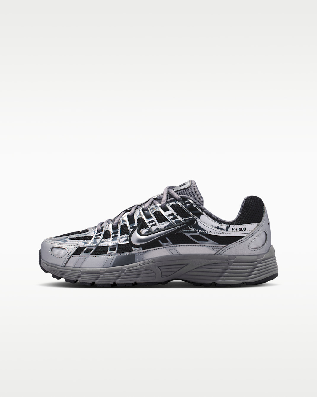 Nike P-6000 Schuh (ältere Kinder) - Schwarz/Pencil Point/Dark Grey/Metallic Silver