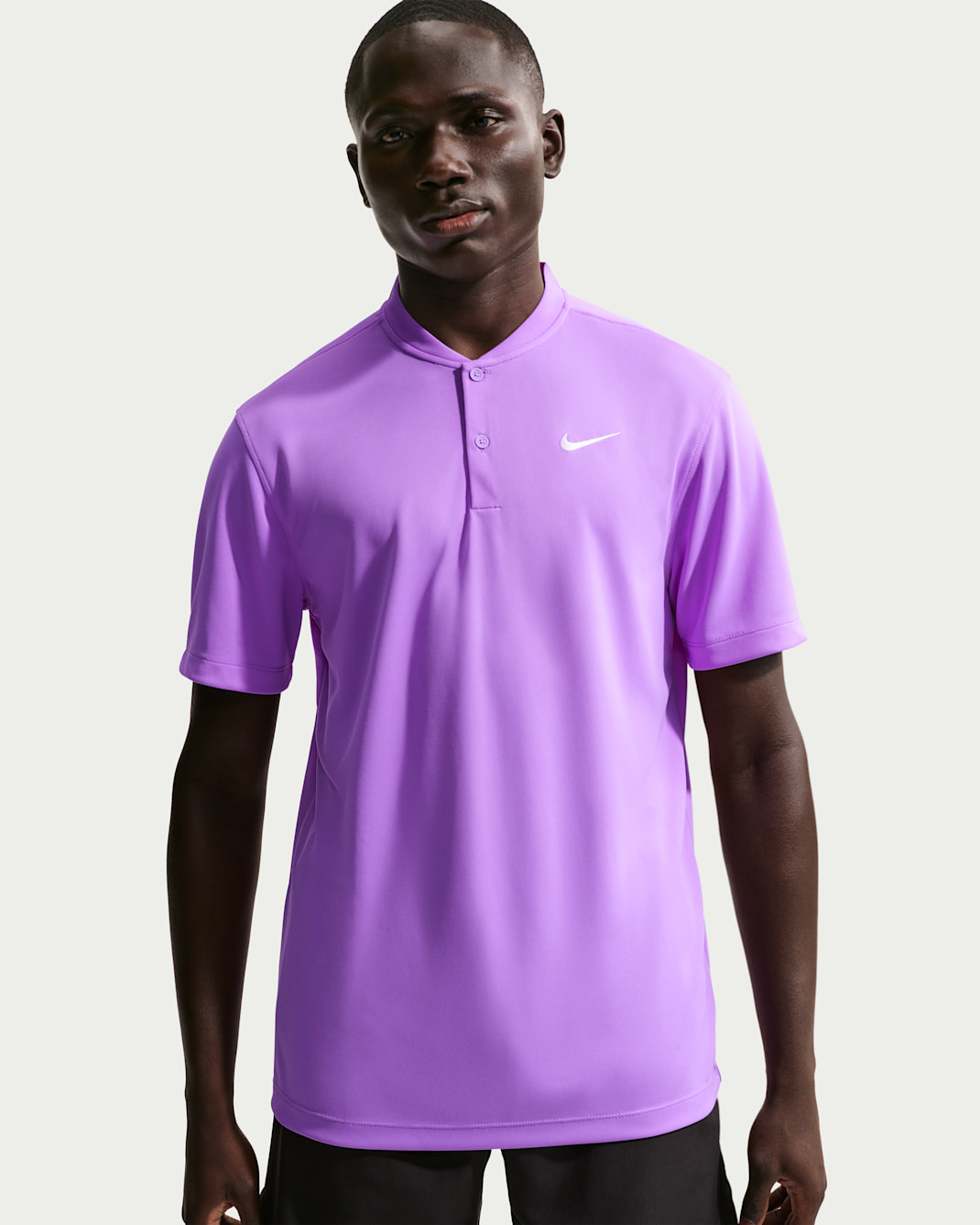 Polo de cuello en v de tenis para hombre NikeCourt Dri-FIT - Violeta brillante/Blanco