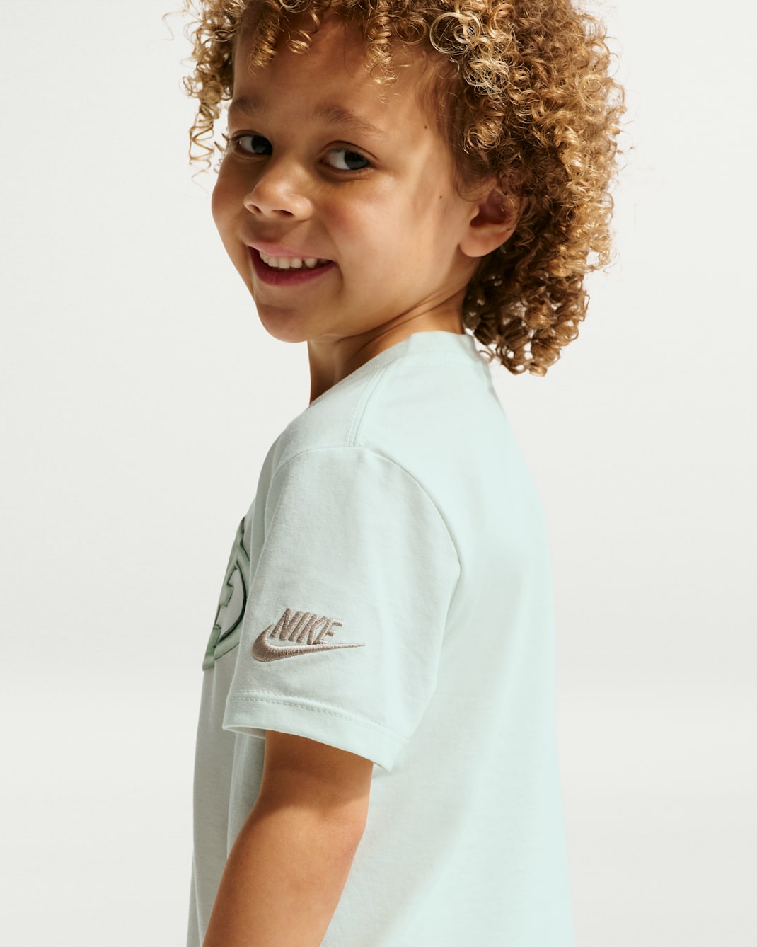 Nike Sportswear Club Toddler 2-Piece Floatie T-Shirt and Shorts Set