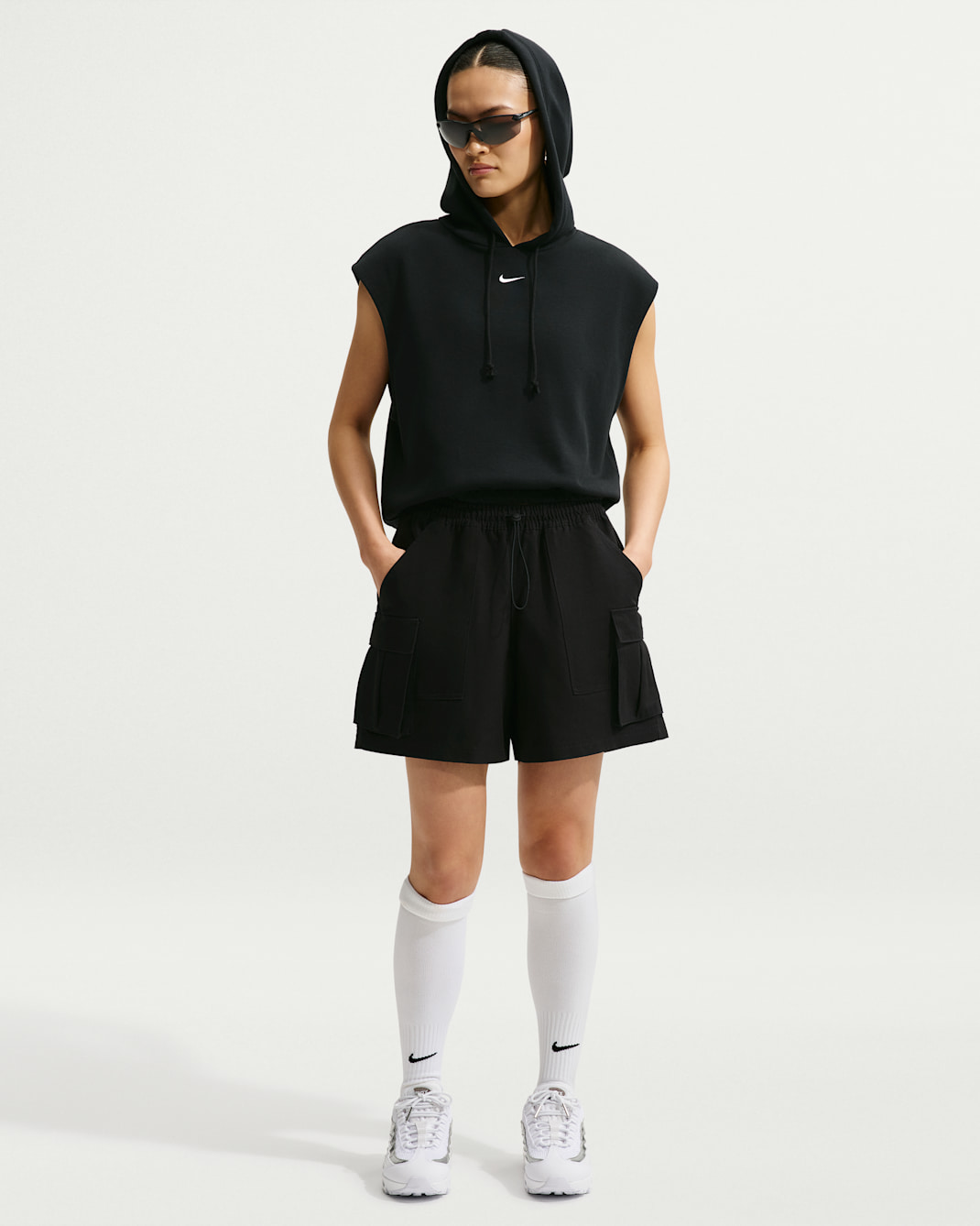 Nike Sportswear Women's Mid-Rise Loose 12.5cm (approx.) Cargo Trousers - Black/Sail