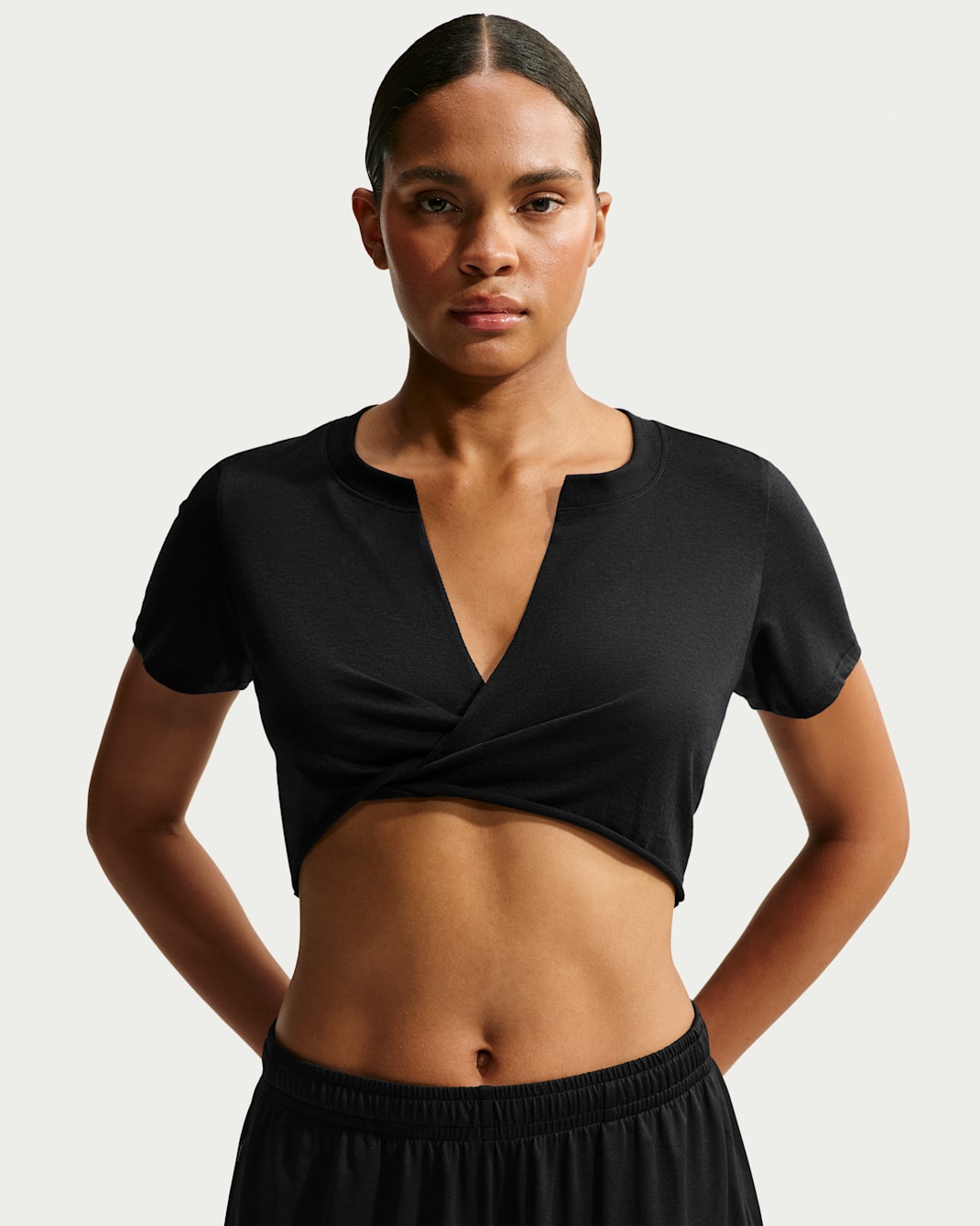 NikeSKIMS Performance Cotton Blend Women's V-Neck Cropped Twist Short-Sleeve Top - NSKM Obsidian