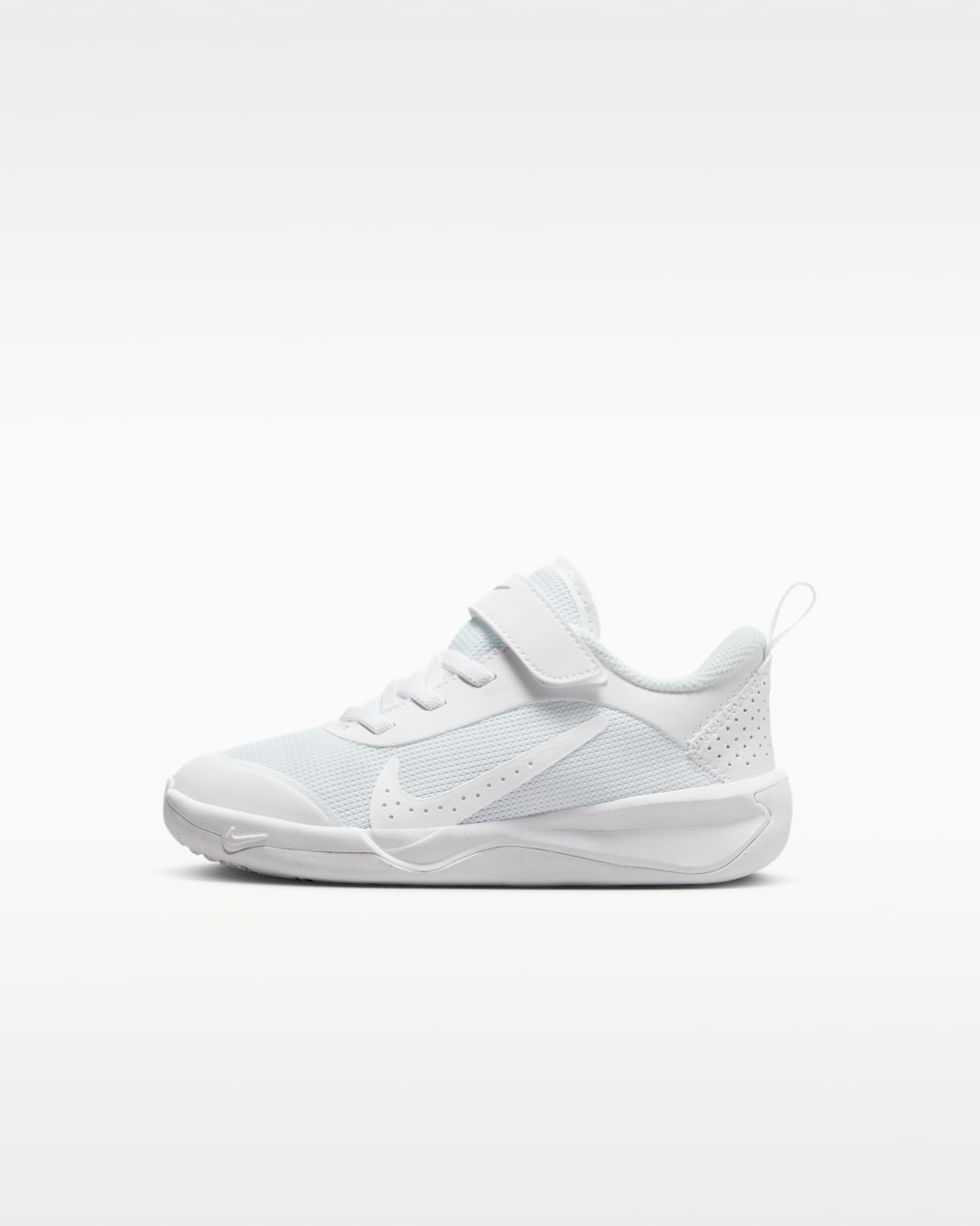 Nike Omni Multi-Court Younger Kids' Shoes - White/Pure Platinum/White