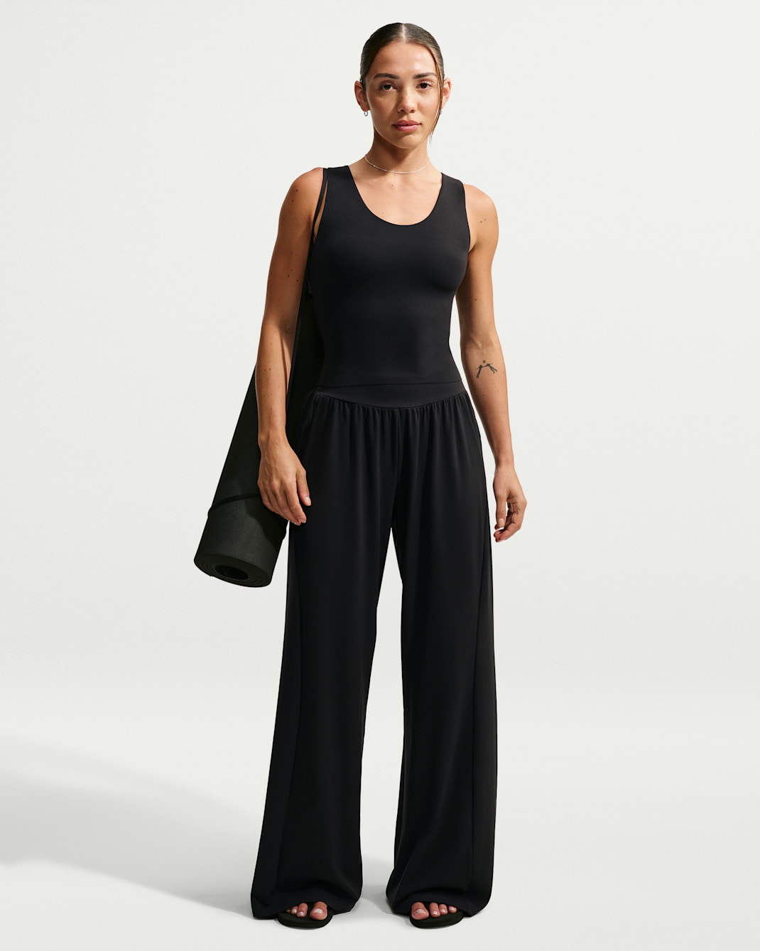Nike Zenvy Women's Mid-Rise Wide-Leg Trousers - Black/Cool Grey