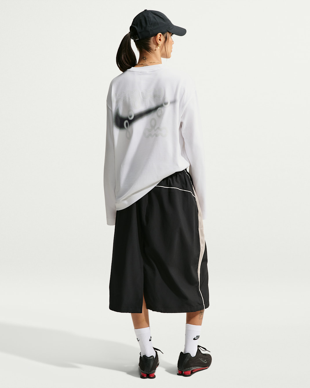 Nike Sportswear Women's Oversized Long-Sleeve T-Shirt