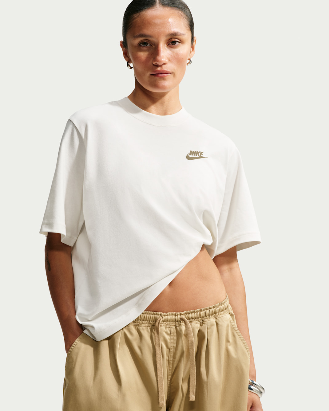Nike Sportswear Classic Women's Loose T-Shirt - Sail