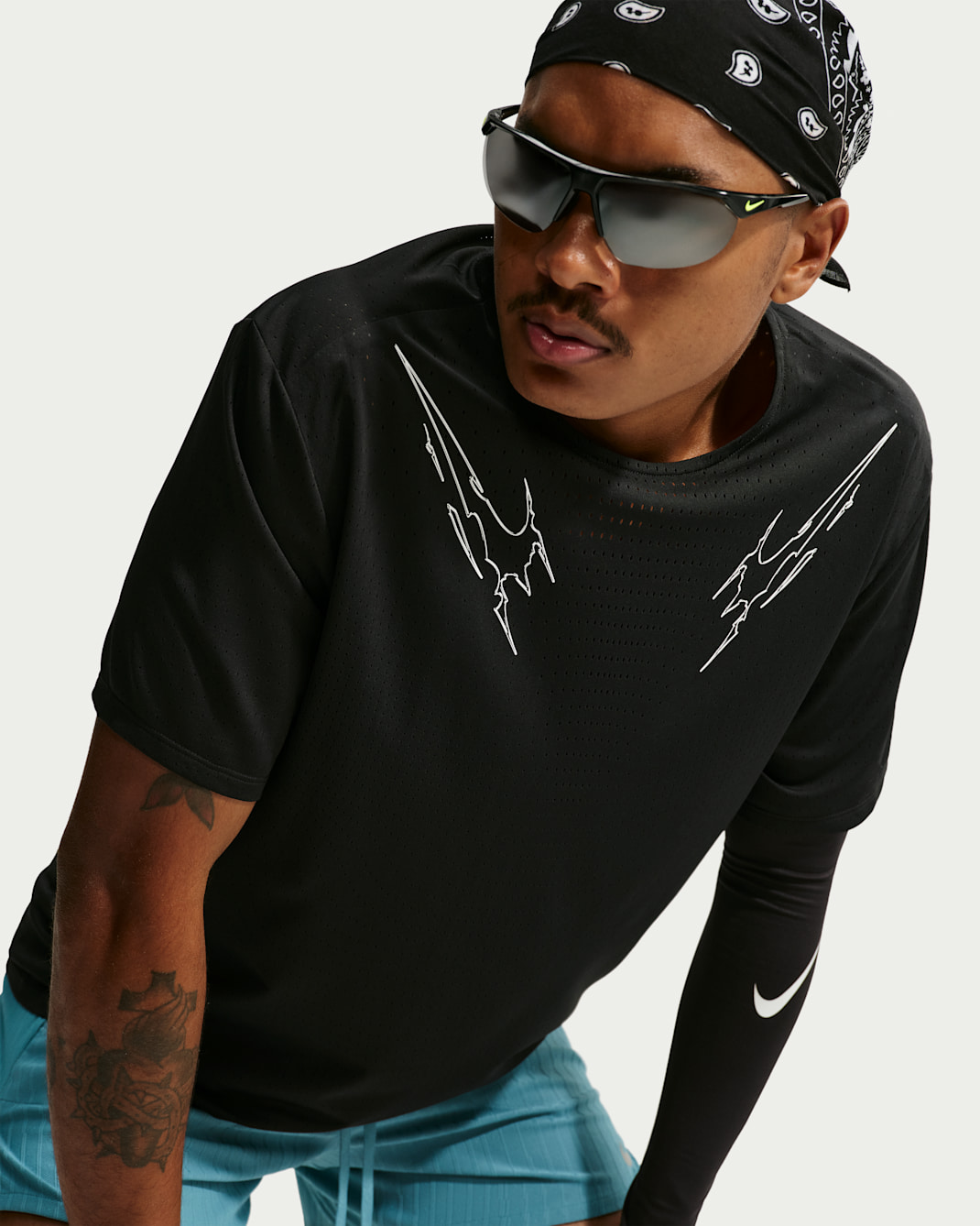 Pánský běžecký top Nike AeroSwift Dri-FIT ADV s potiskem a krátkým rukávem - Černá