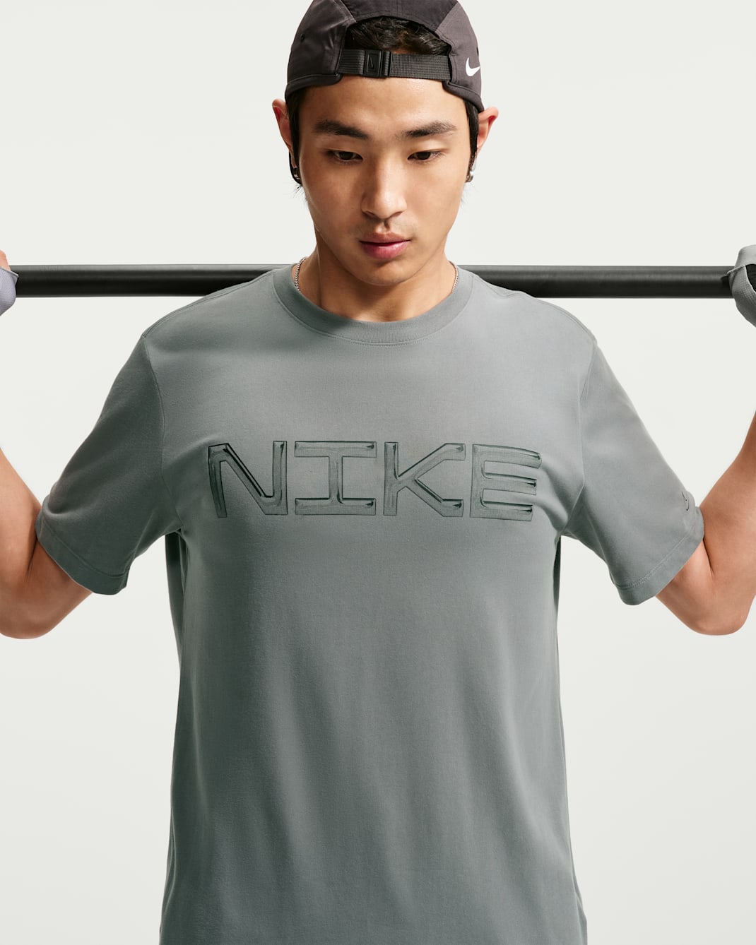 เสื้อยืดเทรนนิ่งผู้ชาย Dri-FIT Nike - Smoke Grey/ดำ