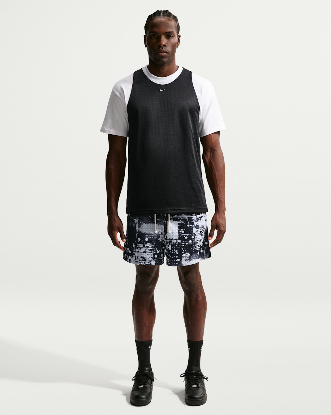 Nike Standard Issue Men's Dri-FIT 5" Mesh Basketball Shorts - White/Black/Pale Ivory