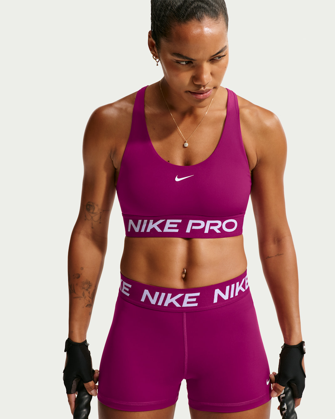 Bra deportivo de baja sujeción sin almohadillas para mujer Nike Pro 365 - Baya genuino/Blanco