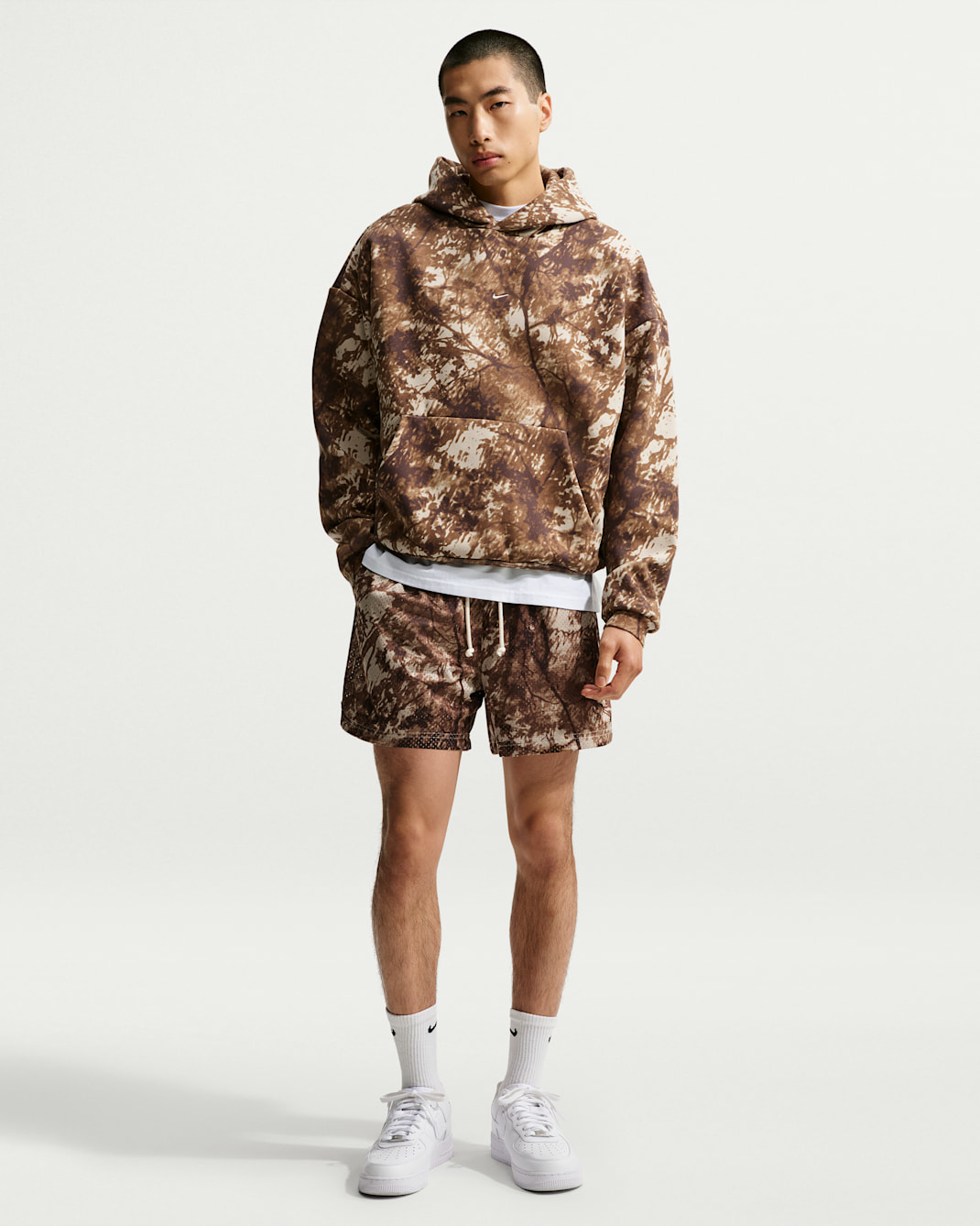 Nike Standard Issue Men's 12.5cm Basketball Shorts (Approx.) - Desert Khaki/Pale Ivory