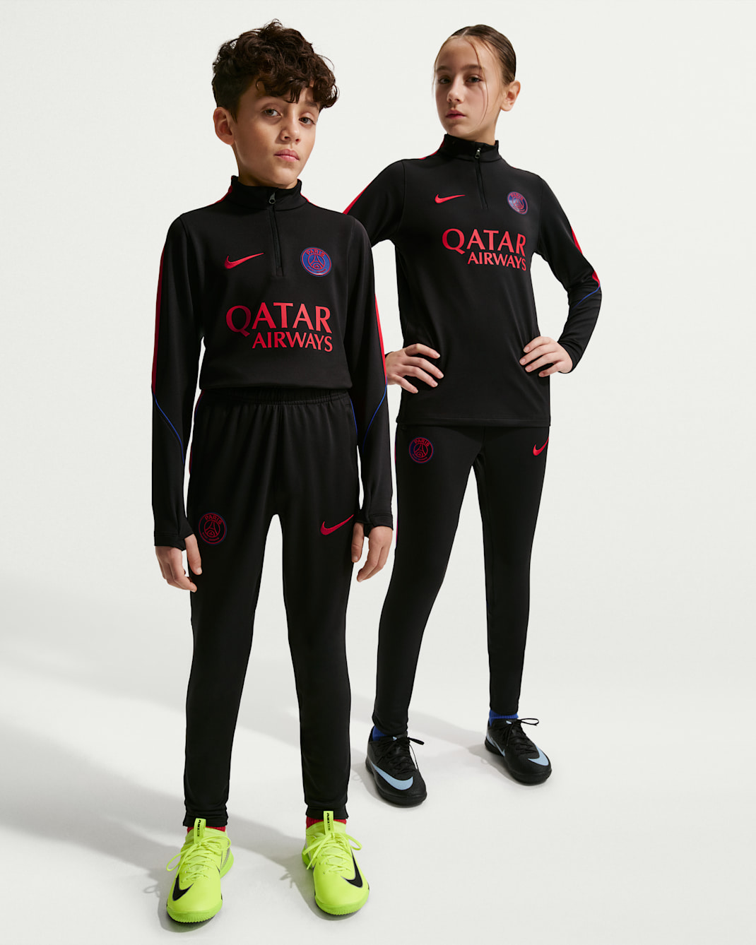 Paris Saint-Germain Strike Older Kids' Nike Dri-FIT Football Knit Pants - Black/Global Red/Global Red