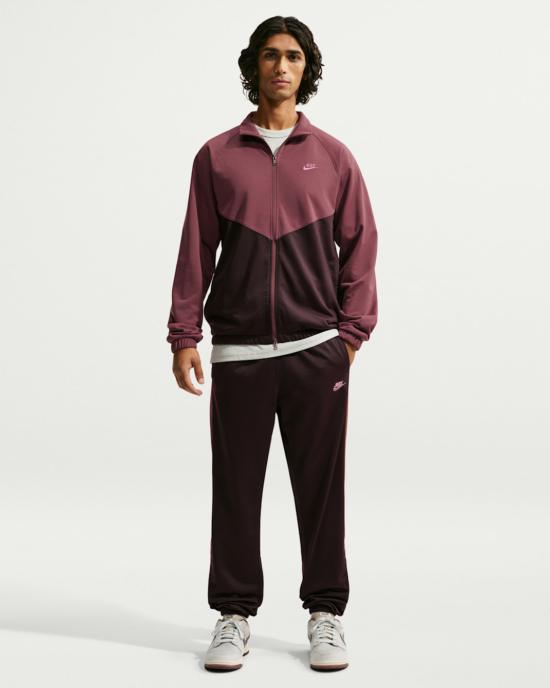 Conjunto deportivo Nike de tejido Knit de poliéster para hombre Windrunner - Burdeos ceniza/Roca claro/Peonía