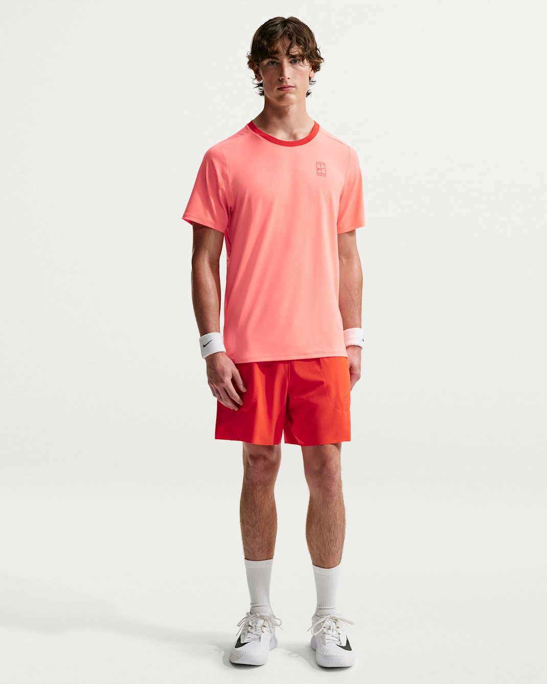 NikeCourt Advantage Pantalons curts de tennis Dri-FIT de 15 cm - Home - Picante Red/Atomic Pink/Atomic Pink