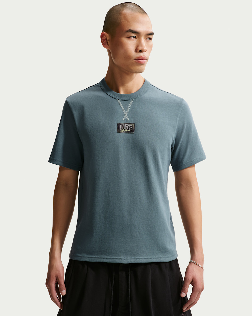 나이키 스포츠웨어 프리미엄 에센셜 티셔츠 - 미네랄 슬레이트
