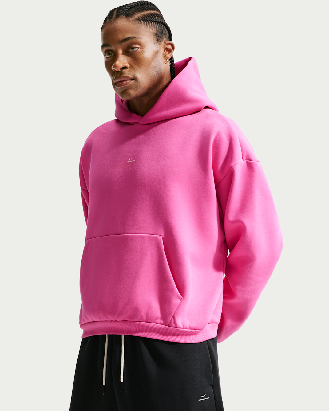 Nike Standard Issue Sudadera con capucha de básquetbol de tejido cepillado Therma-FIT - Hombre - Fucsia láser/Marfil pálido