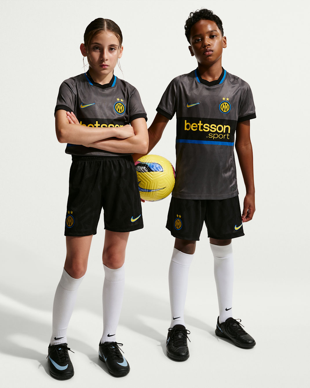Tercera equipació Stadium Inter de Milà 2026/27 Pantalons curts de futbol Replica Nike Dri-FIT - Nen/a - Negre/Tour Yellow