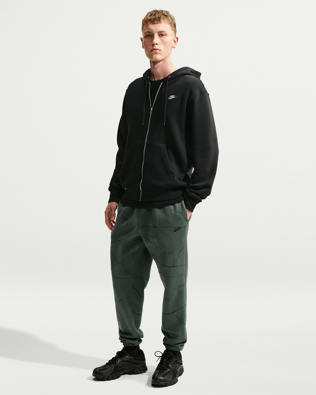 Nike Club Men's Fleece Cuffed Pants - Camo Green/Camo Green/Black